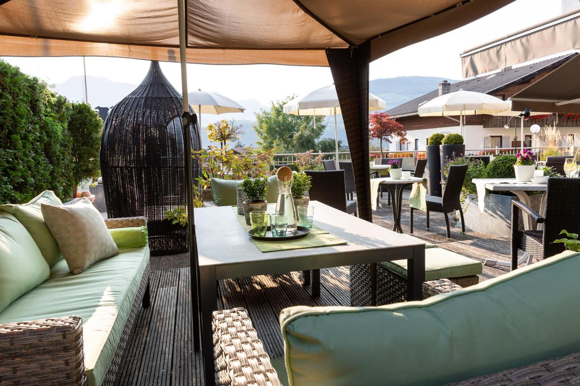 Hotel Tirolerhof 罗登格 外观 照片
